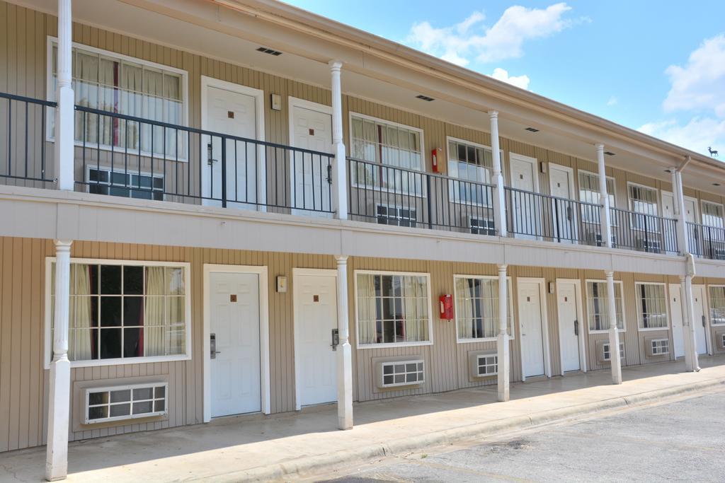 Inn Of Uvalde Luaran gambar
