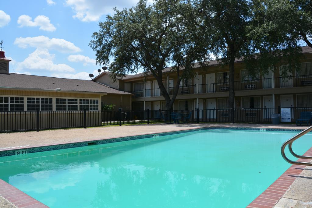 Inn Of Uvalde Luaran gambar